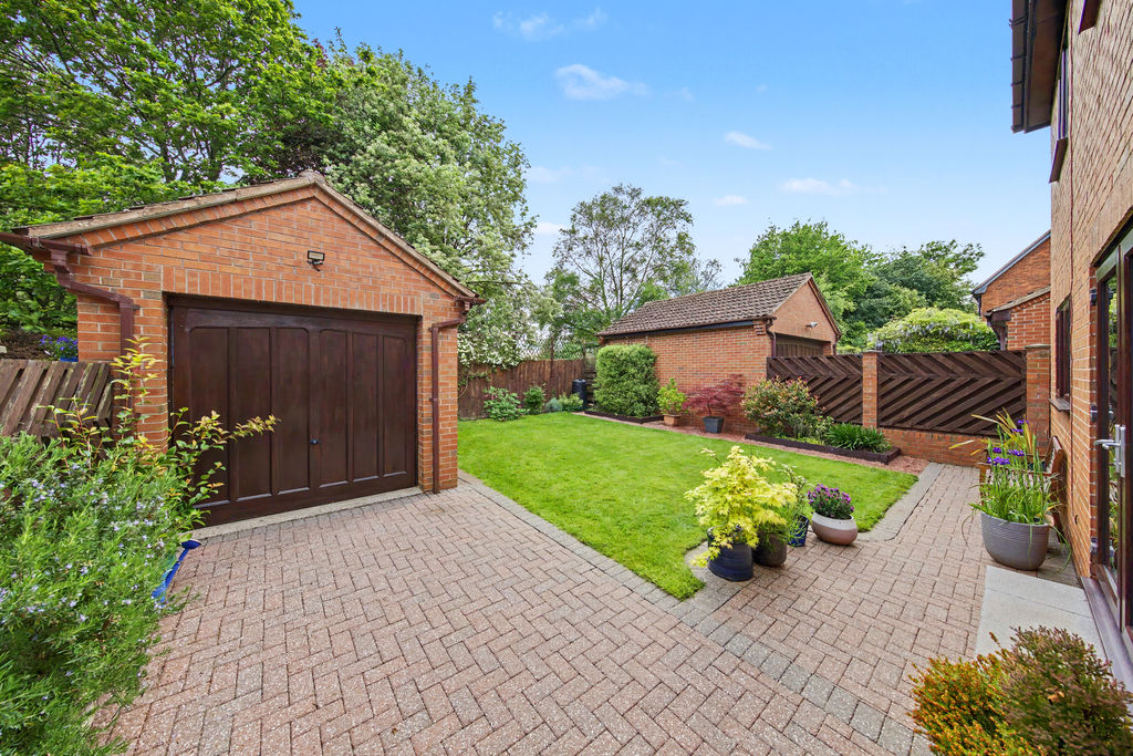 Ash Tree Close